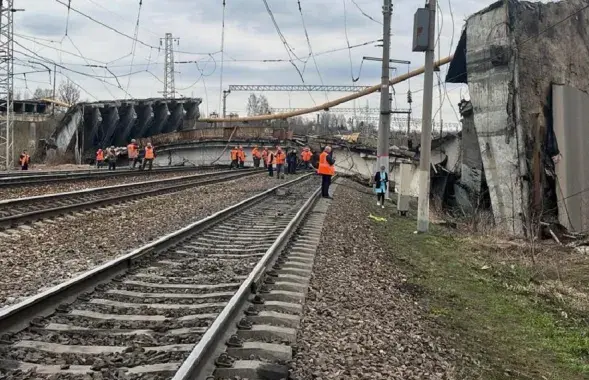 На месцы здарэння трэба разбіраць завалы
