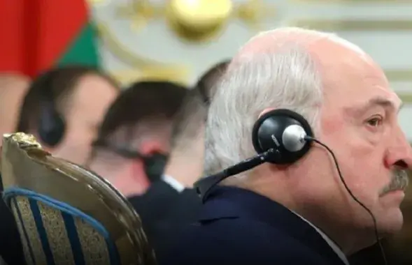 Ці слухае Аляксандр Лукашэнка радыё?
