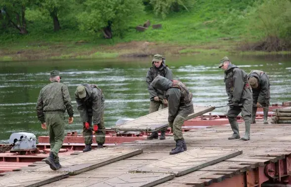 Понтонный мост
