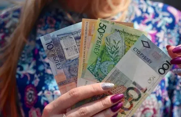 Сколько белорусов получает зарплату меньше 500 рублей&nbsp;
