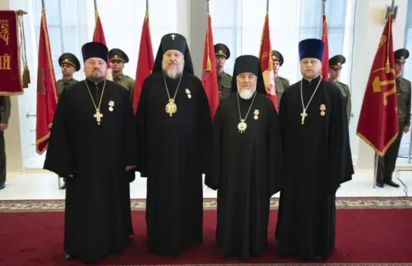 Гомельские священники получили награды
