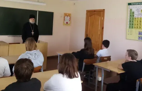 В названиях тем занятий присутствуют слова "духовность", "милосердие", "смирение" и "кротость"
