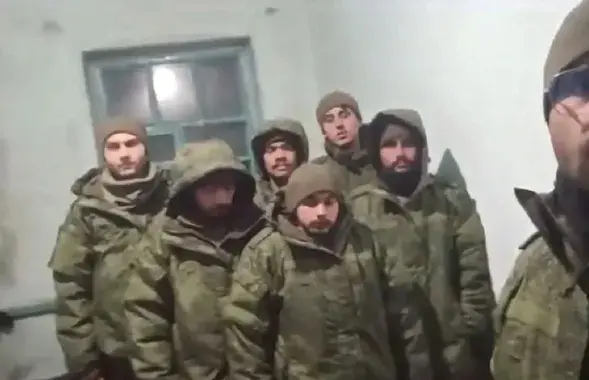 Индийцы записывали видео и просили помощи

