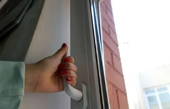 Мінчукам рэкамендуюць трымаць вокны зачыненымі
