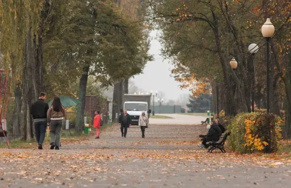 Цёпла і ў межах нормы. Кліматолаг — пра надвор’е восенню ў Беларусі
