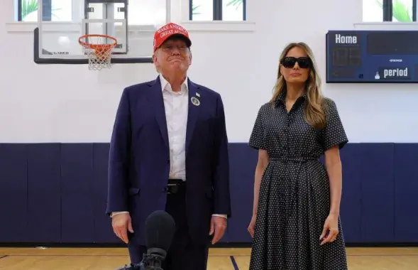 Дональд Трамп з жонкай Меланіяй
