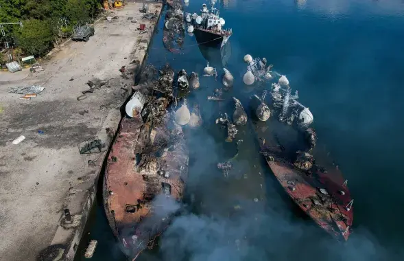 Корабли сирийских ВМС, уничтоженные во время ночной израильской атаки на портовый город Латакия
