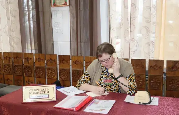 Інструкцыі па тэлефоне
