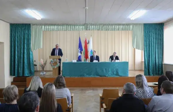 У Смаргоні гаварылі пра канкурэнцыю з сілавікамі ў барацьбе за спецыялістаў
