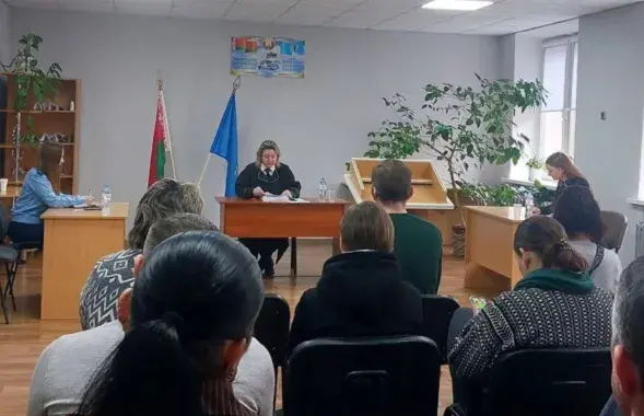 Выязное пасяджэнне суда
