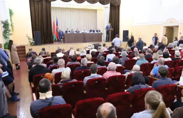 Вынікі сходу ўладаў з жыхарамі
