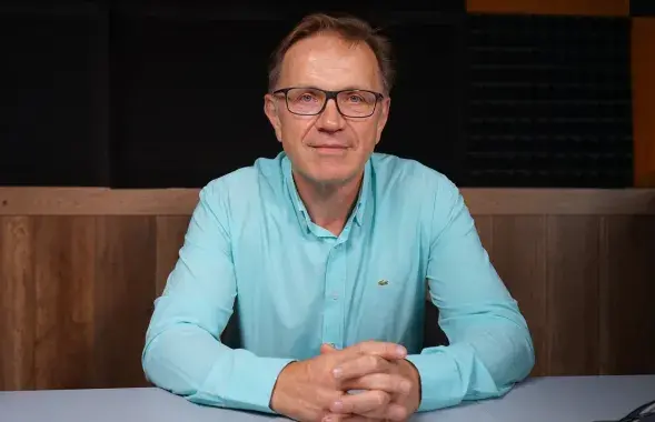 Аляксей Дзікавіцкі
