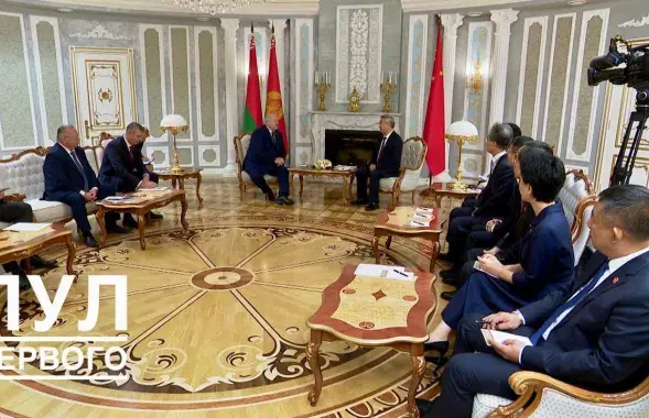 Лукашэнка і Лі Сі
