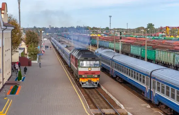 Станцыя Лунінец
