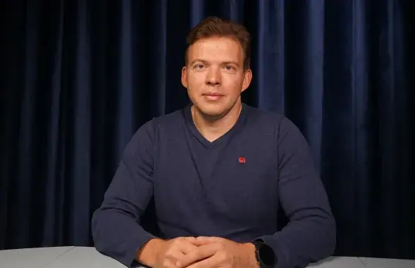Максім Знак
