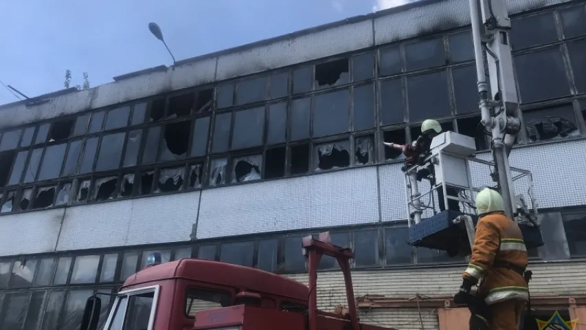 У Брэсце гарэў неэксплуатаваны цэх мэблевай фабрыкі