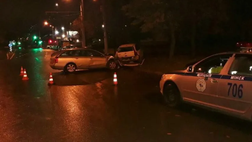 У Мінску п’яны кіроўца за 15 хвілінаў разбіў пяць аўто